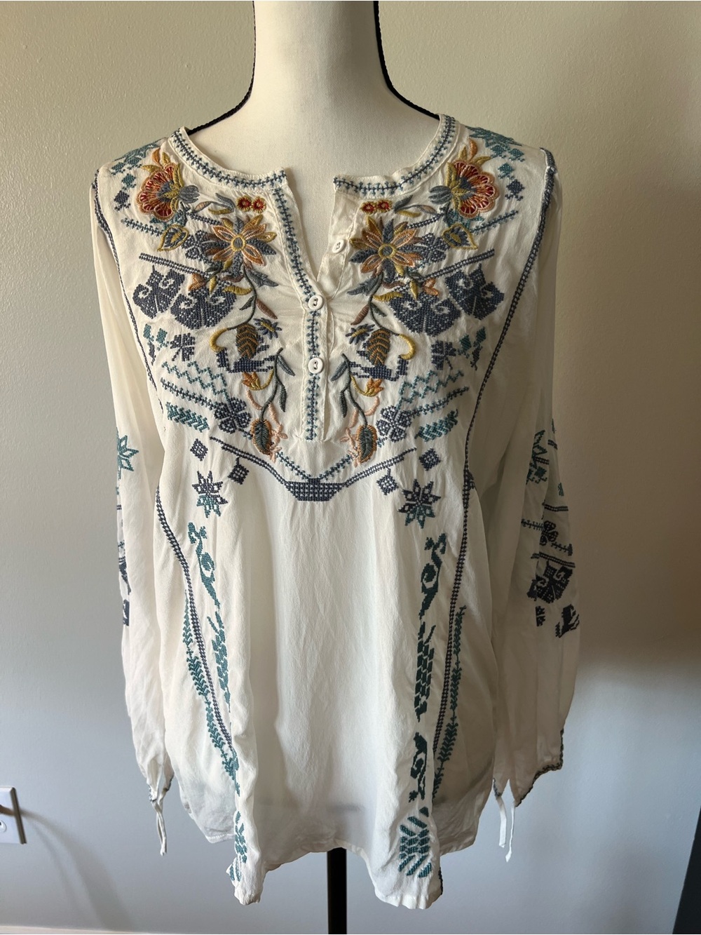 Johnny Was 100% Silk Embroidered Henley Tunic Top – Off-White